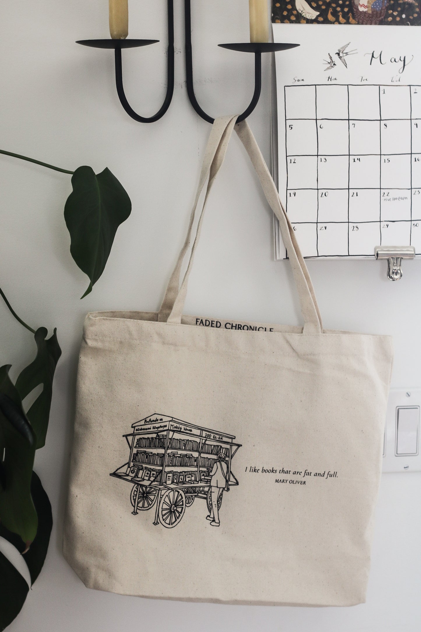 Book stall tote bag