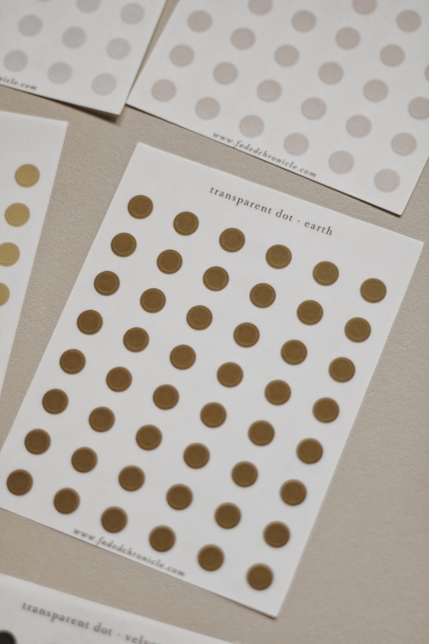 Transparent dot - retro velvet