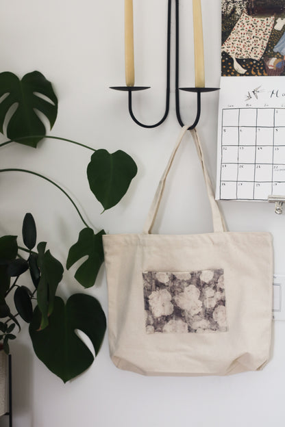 Book stall tote bag