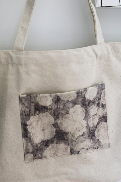 Book stall tote bag