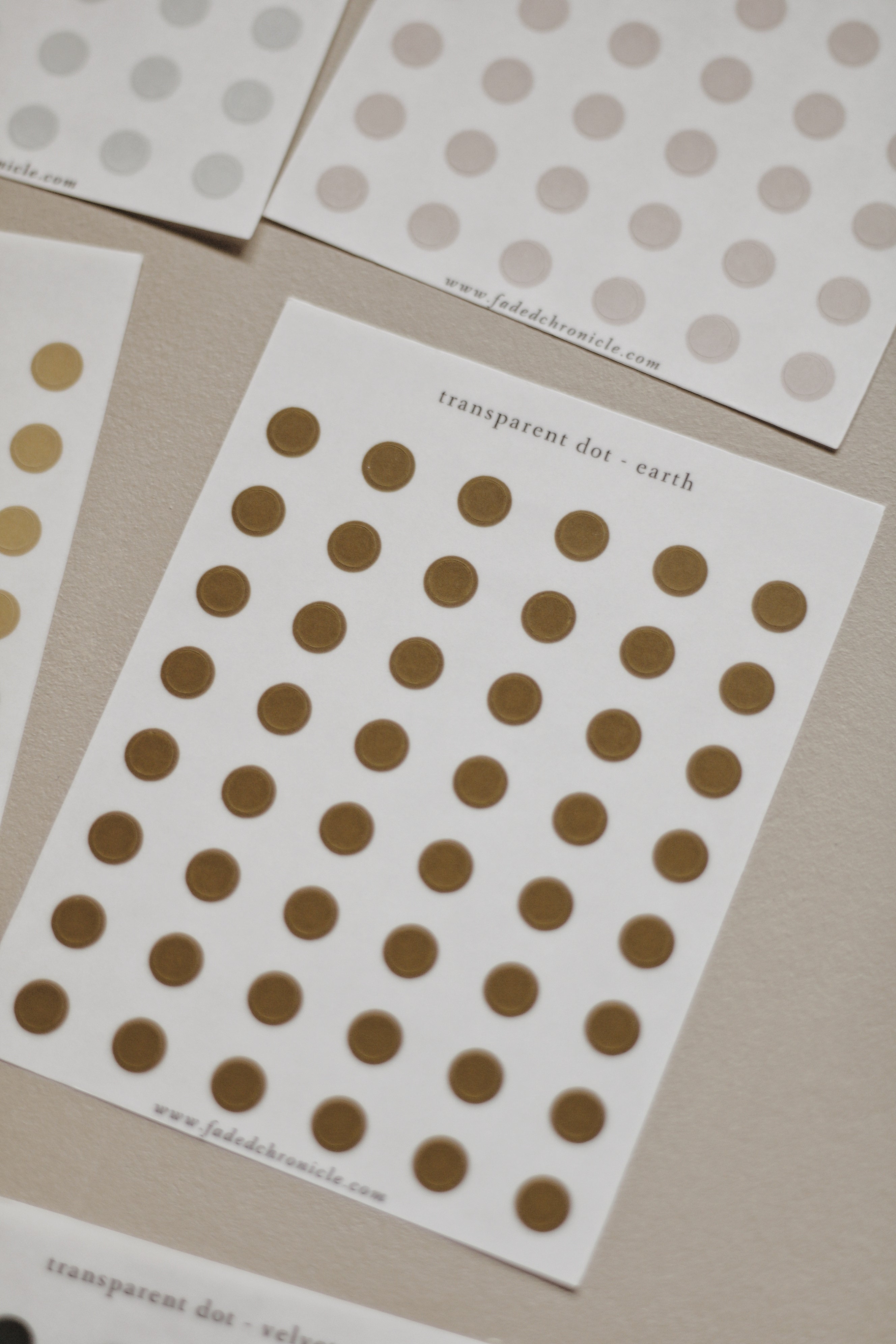 Transparent dot - retro velvet